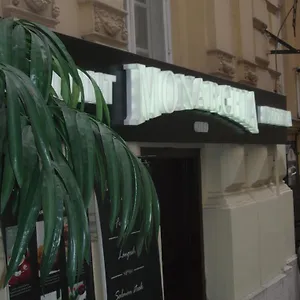 https://old-monarchia-hotel.inbudapesthotels.com